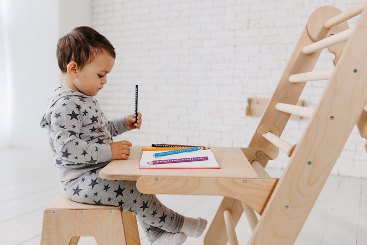 Προσθήκη τέχνης στη Τριγωνική σκάλα